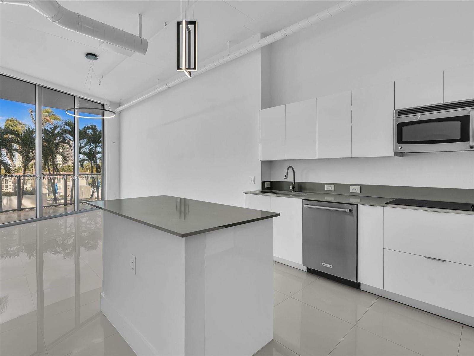 UPTOWN MARINA LOFTS CONDO - Residential Lease