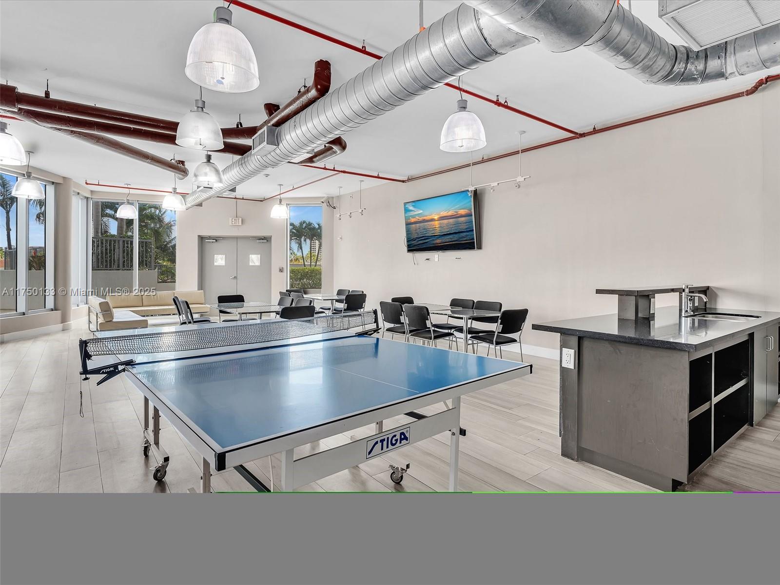 UPTOWN MARINA LOFTS CONDO - Residential Lease
