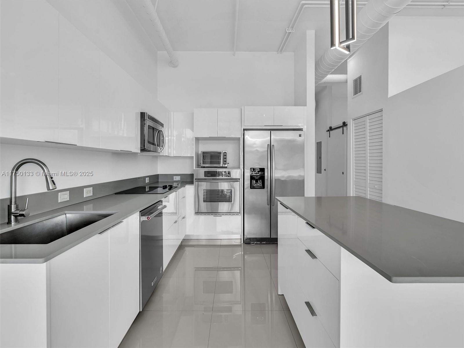 UPTOWN MARINA LOFTS CONDO - Residential Lease