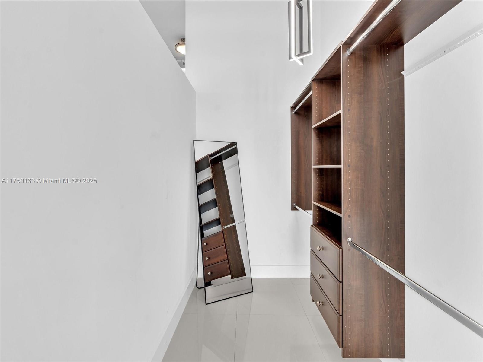 UPTOWN MARINA LOFTS CONDO - Residential Lease