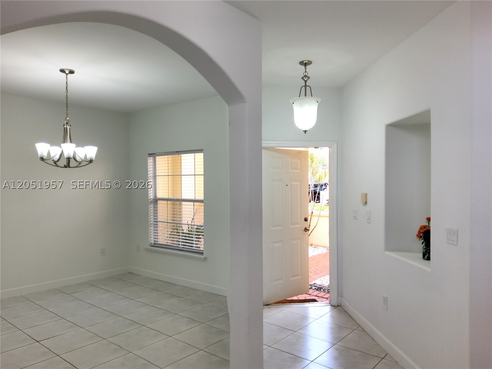 DORAL SOUTHEAST PATIO-HOM - Residential Lease