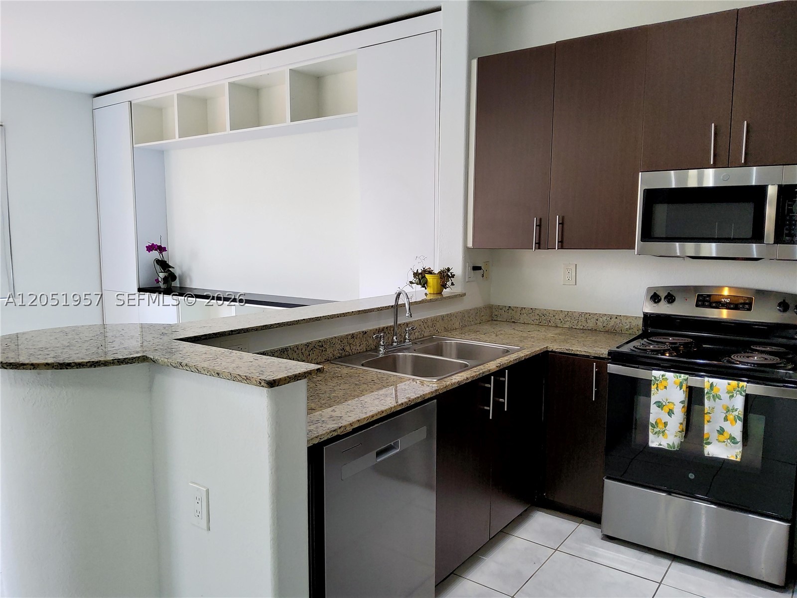 DORAL SOUTHEAST PATIO-HOM - Residential Lease