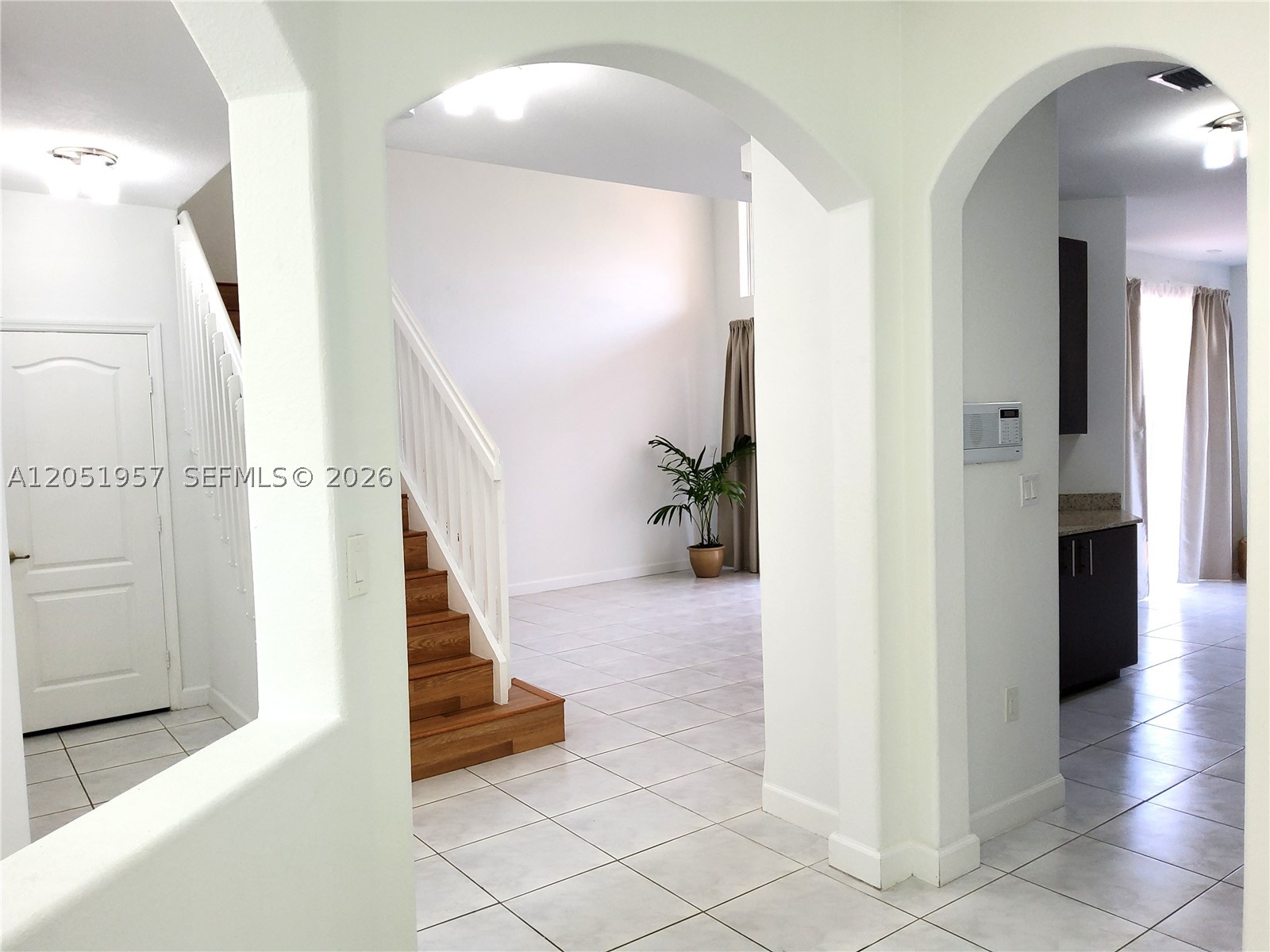DORAL SOUTHEAST PATIO-HOM - Residential Lease