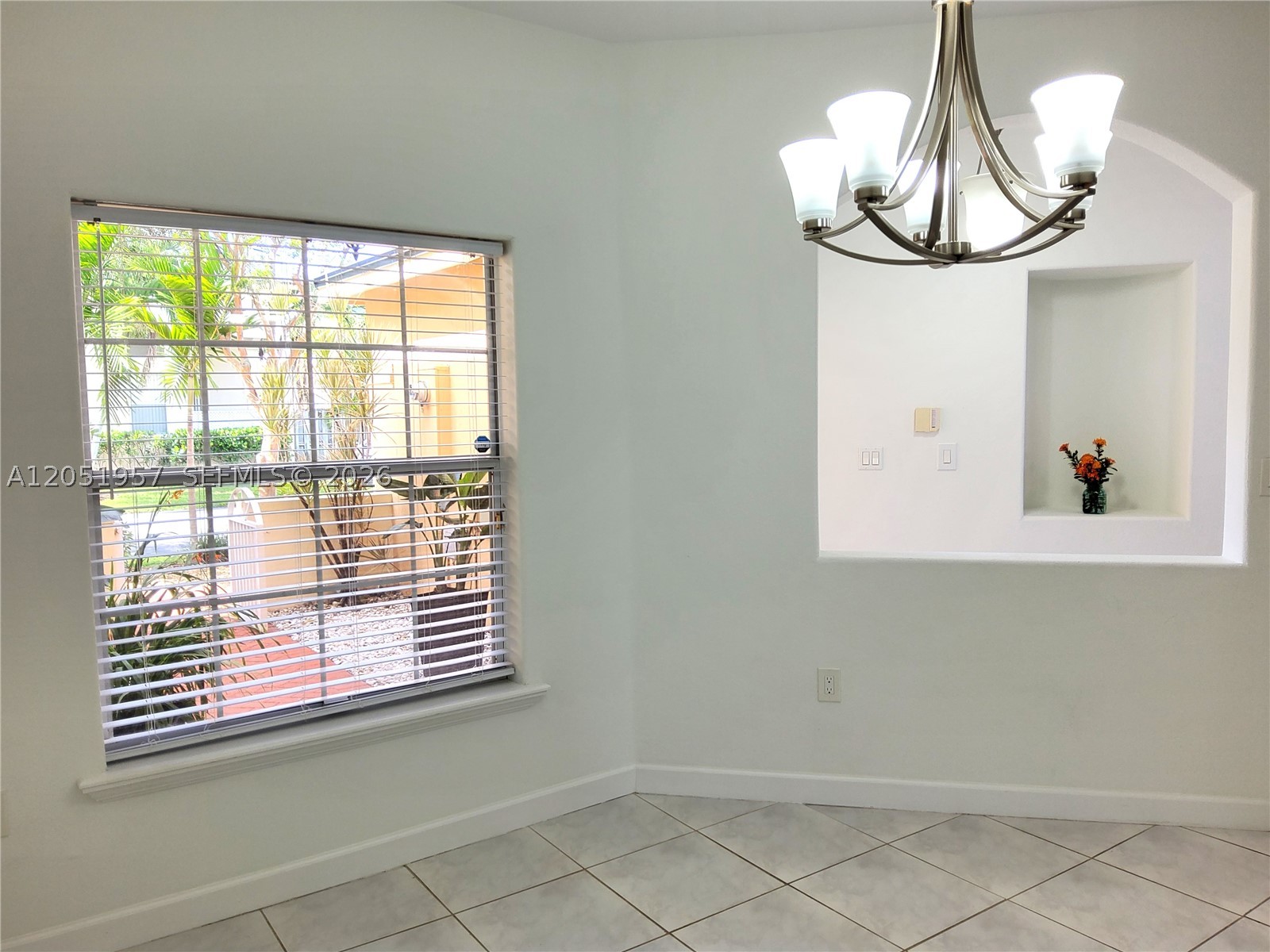 DORAL SOUTHEAST PATIO-HOM - Residential Lease