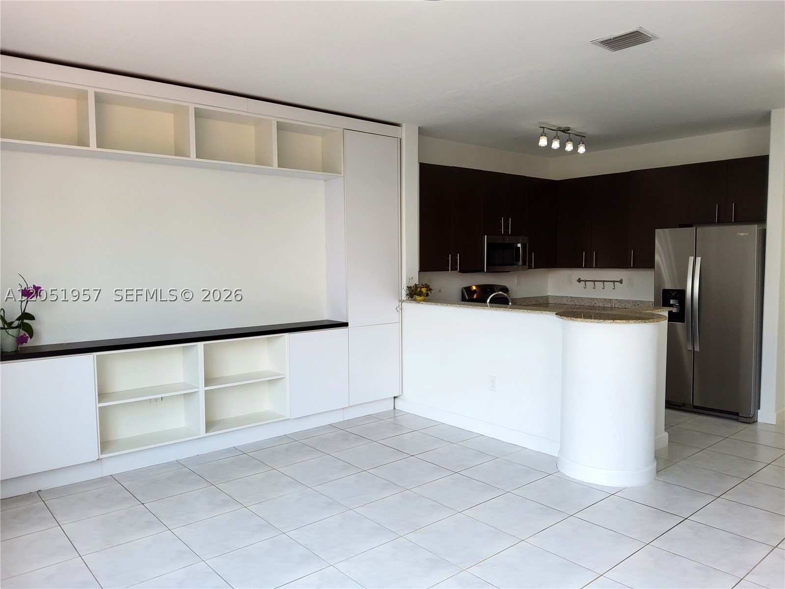 DORAL SOUTHEAST PATIO-HOM - Residential Lease