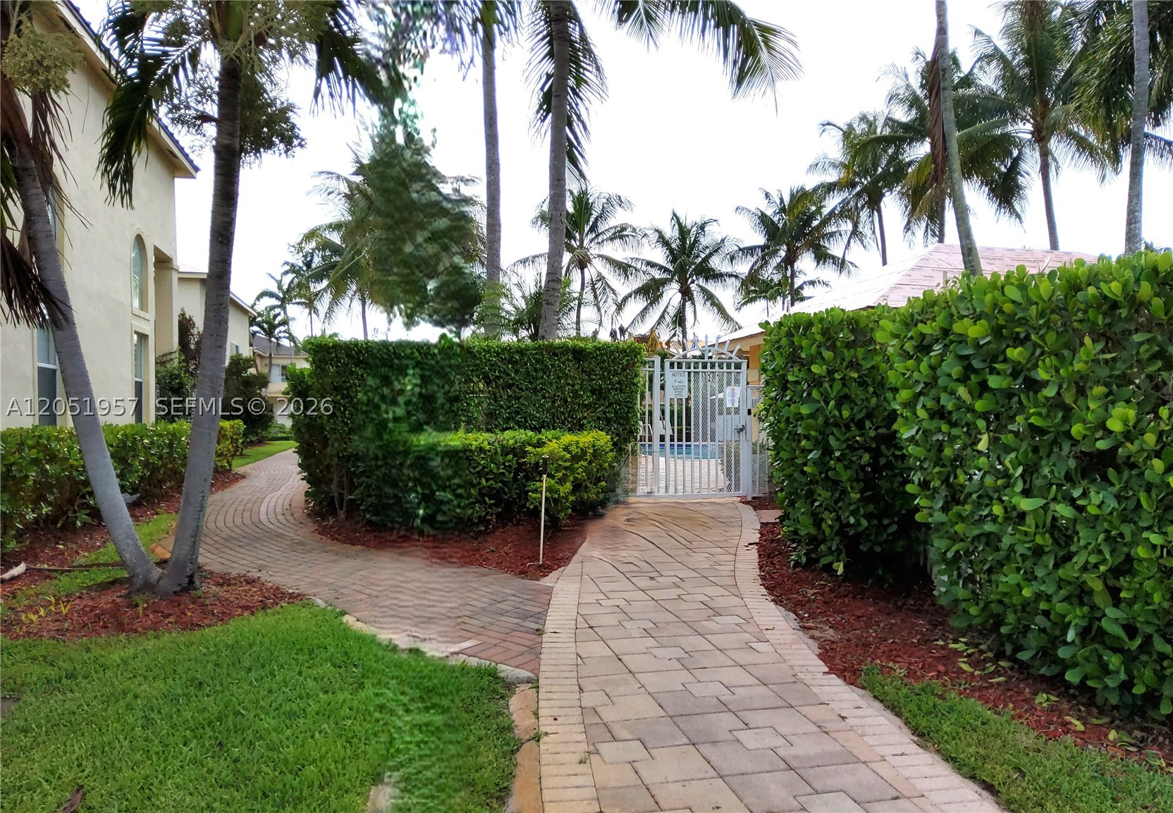 DORAL SOUTHEAST PATIO-HOM - Residential Lease