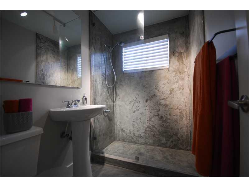 LINCOLN PLACE CONDO - Residential Lease