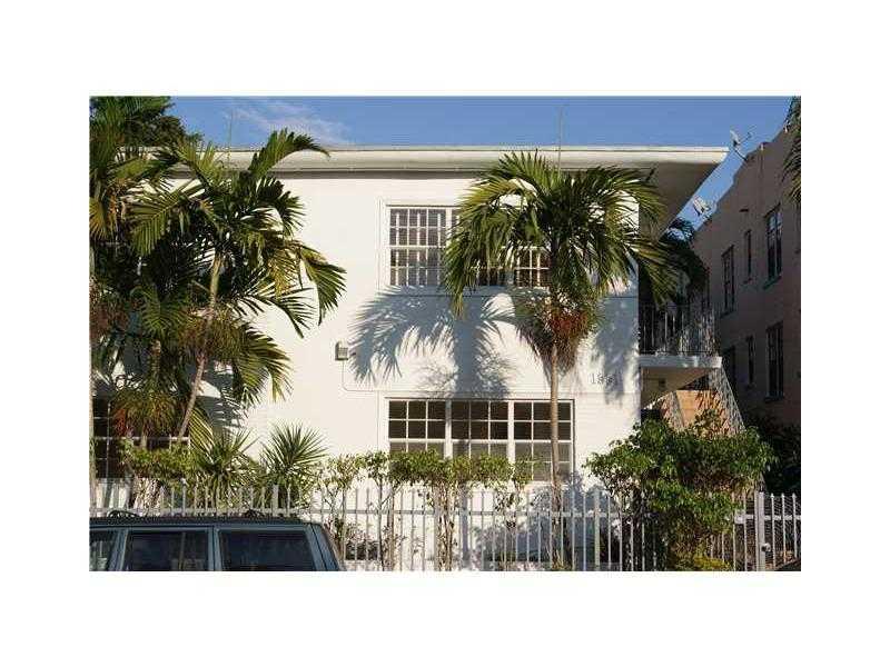 Charming, renovated & tastefully furnished corner 1 bed/1 bath apartment in the heart of the Art Deco district. Great location only one block from Lincoln Road. Features elegant furniture ,  fully equipped kitchen . No elevator or parking. A pleasure to s how