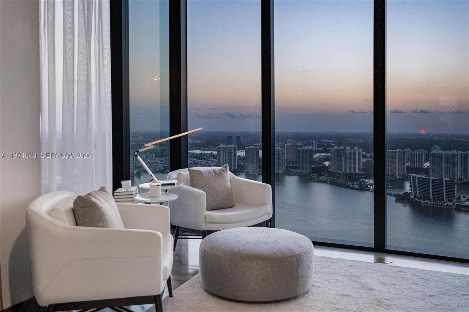18555 COLLINS AVENUE COND - Residential