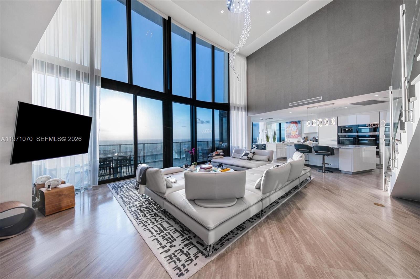 18555 COLLINS AVENUE COND - Residential