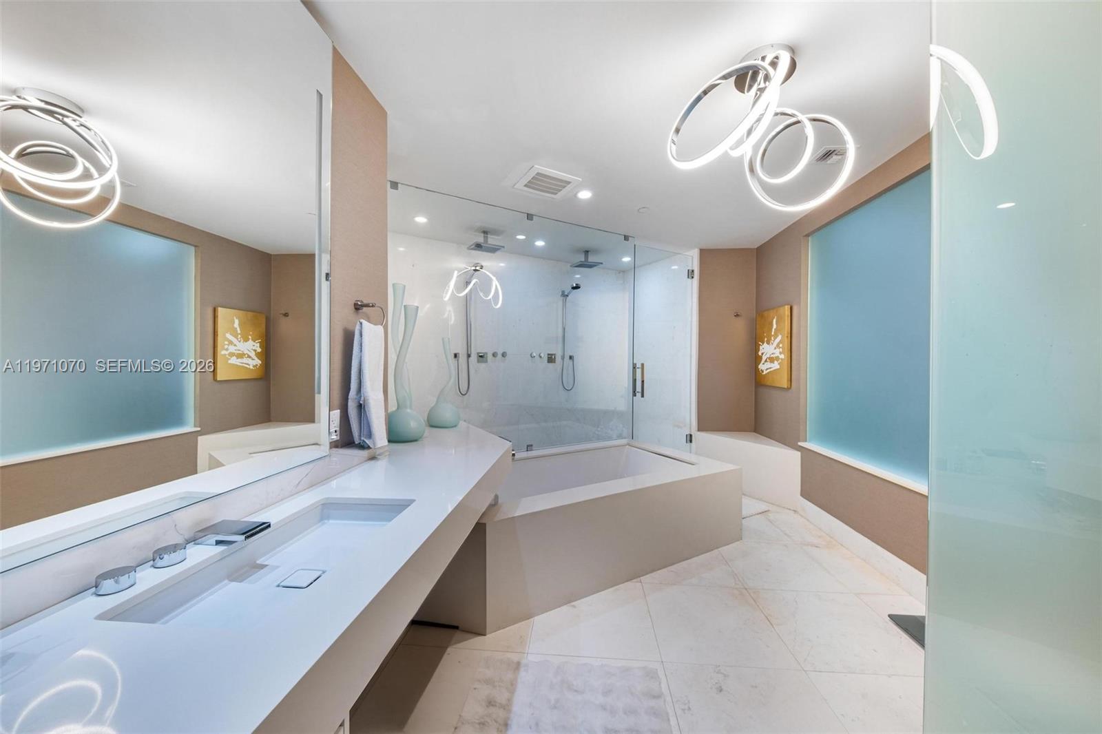 18555 COLLINS AVENUE COND - Residential