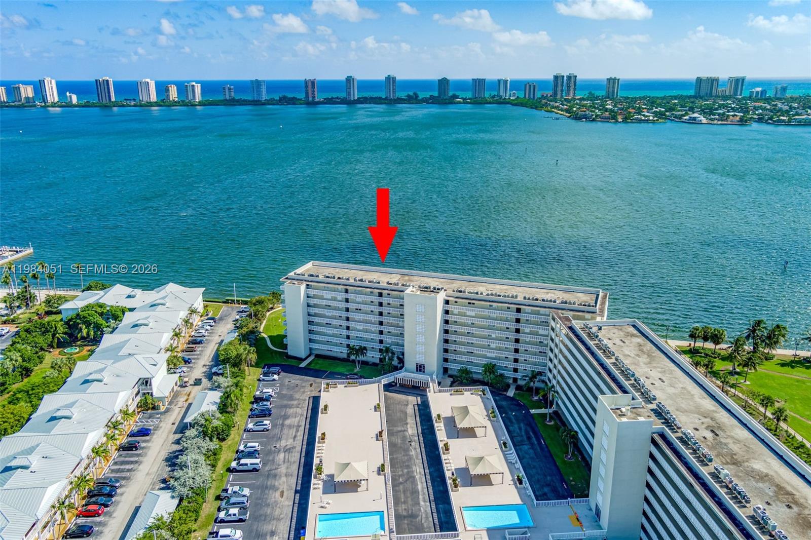 LAKE HARBOUR TOWERS CONDO - Residential