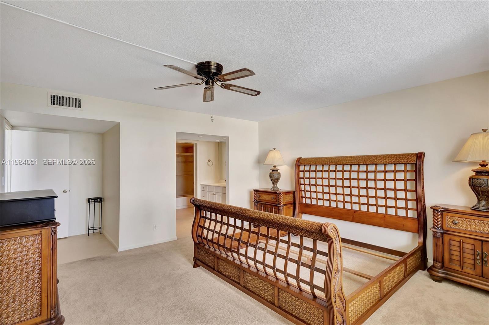 LAKE HARBOUR TOWERS CONDO - Residential