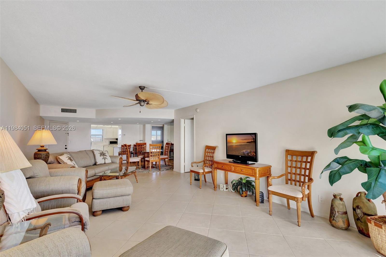 LAKE HARBOUR TOWERS CONDO - Residential