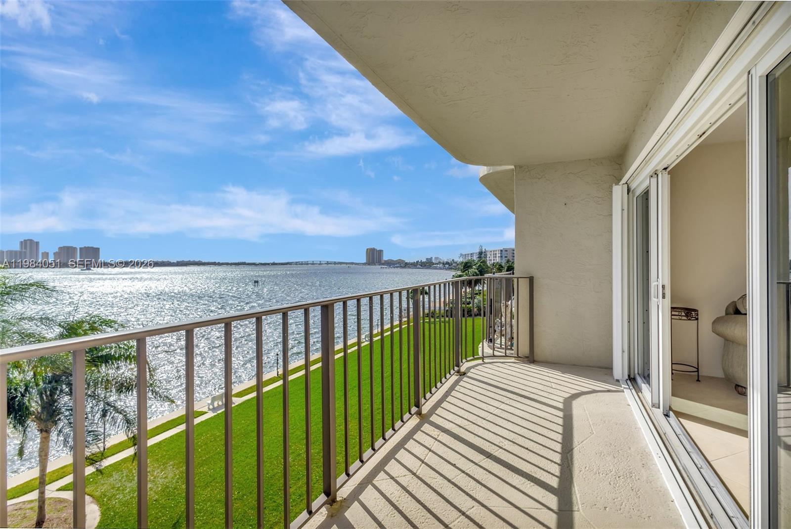 LAKE HARBOUR TOWERS CONDO - Residential