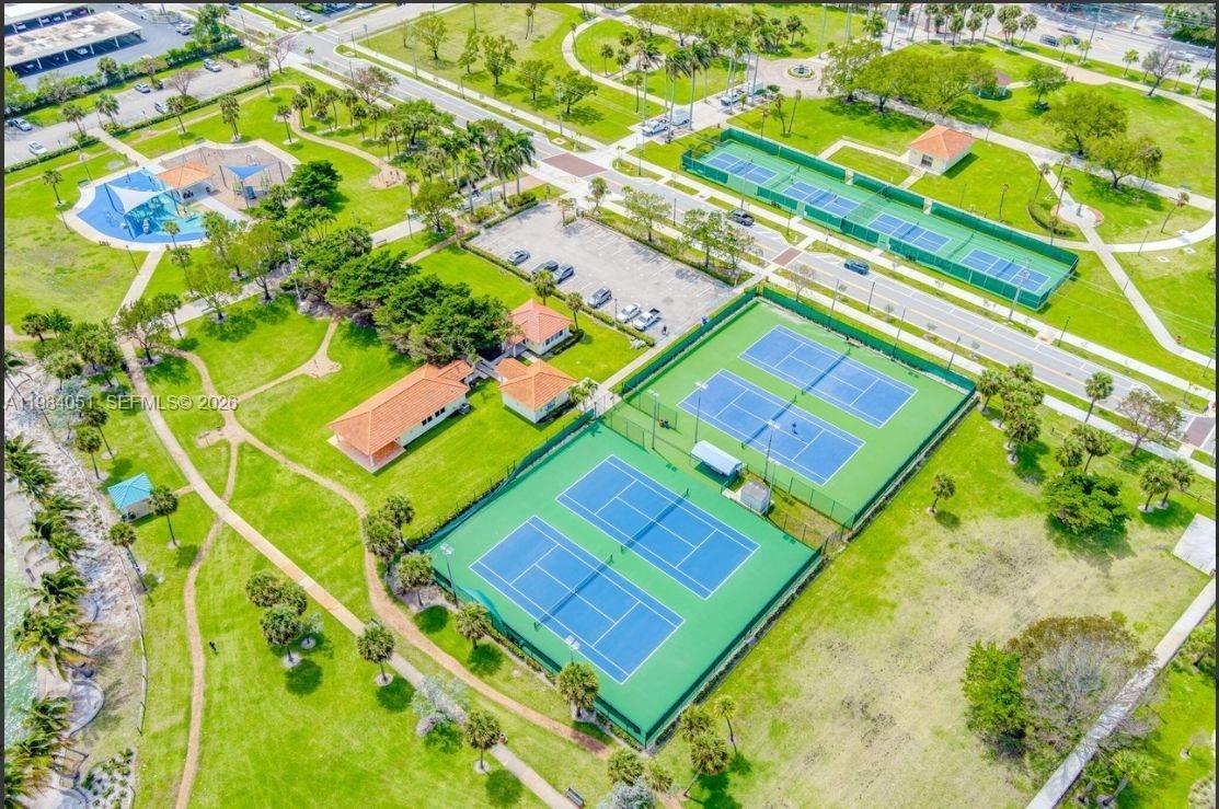LAKE HARBOUR TOWERS CONDO - Residential