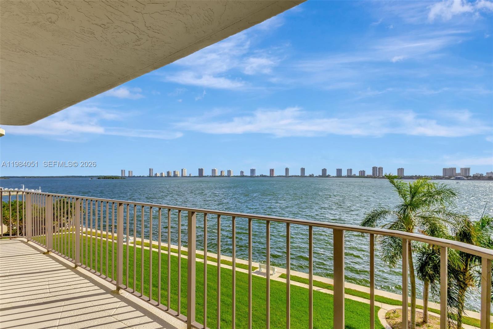 LAKE HARBOUR TOWERS CONDO - Residential