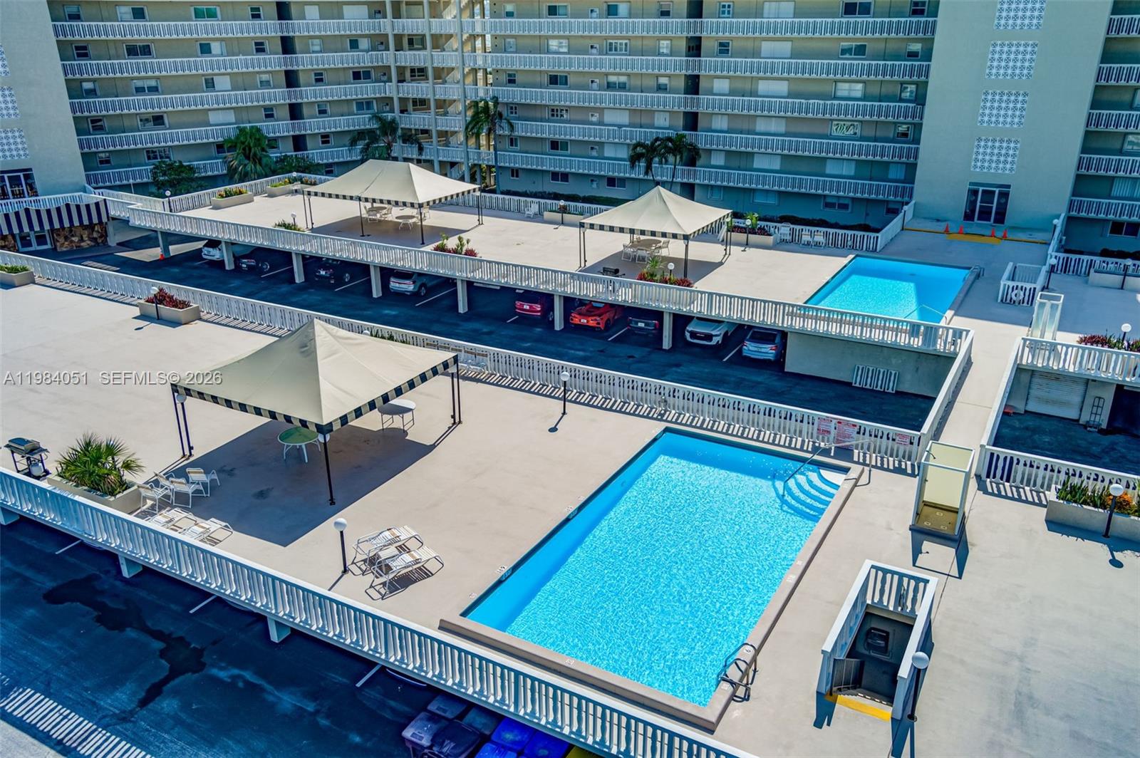 LAKE HARBOUR TOWERS CONDO - Residential