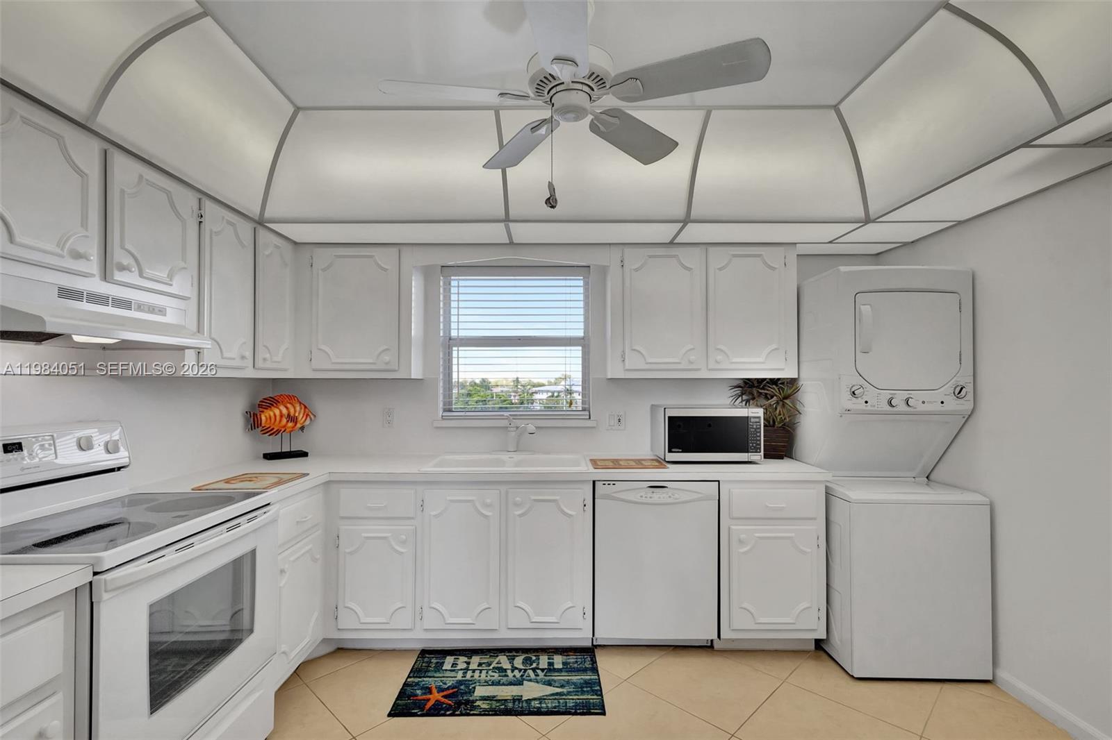 LAKE HARBOUR TOWERS CONDO - Residential