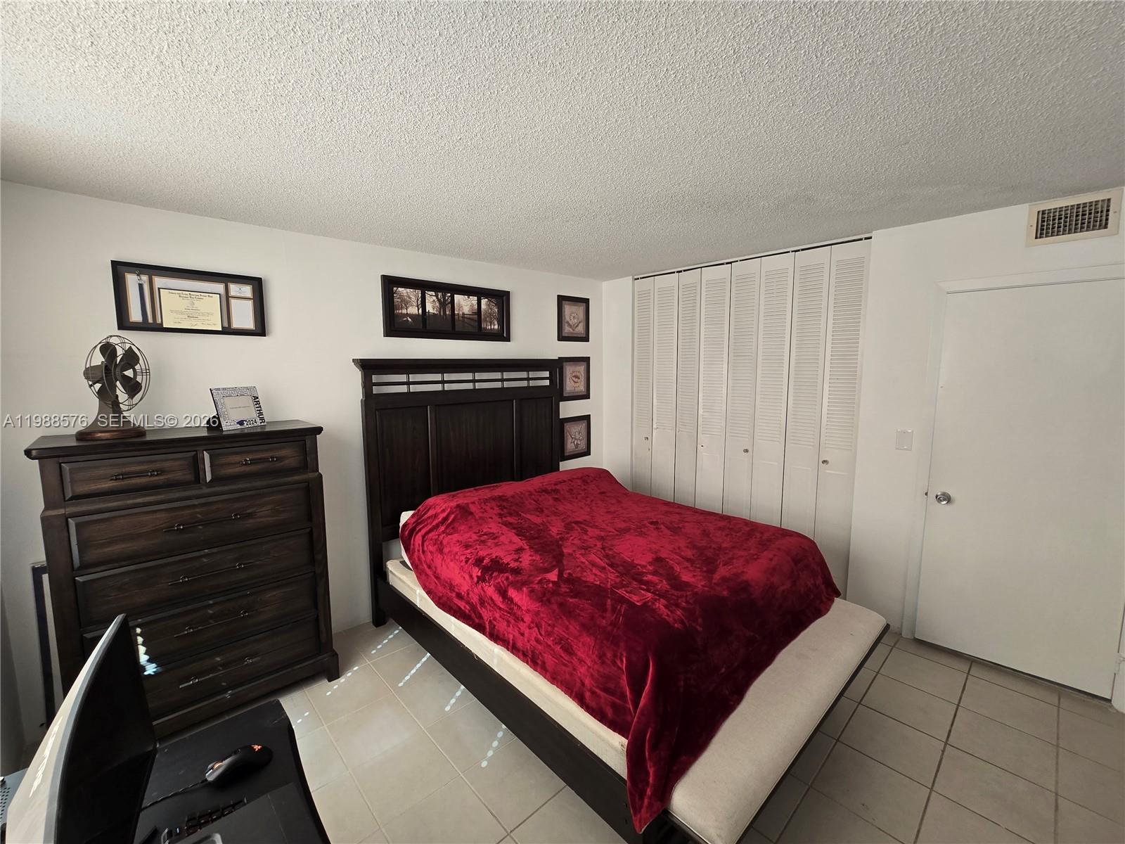 COMMODORE PLAZA CONDO - Residential