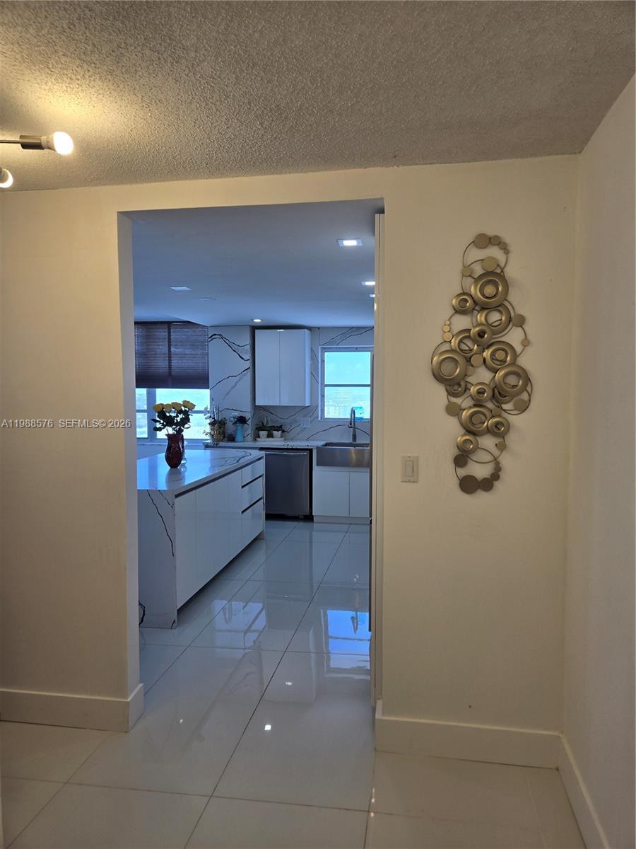 COMMODORE PLAZA CONDO - Residential