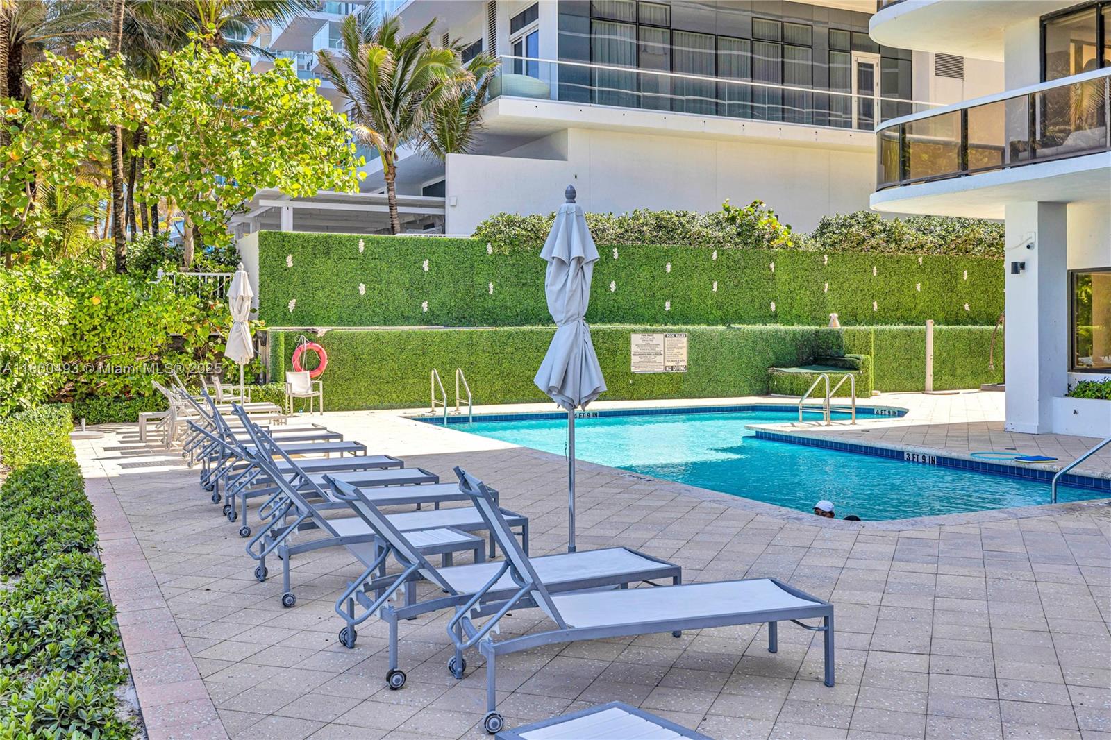 THE WAVES CONDO - Residential Lease
