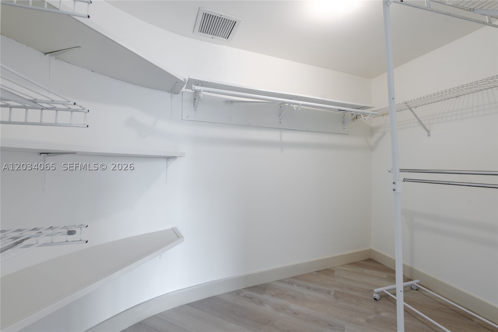 MAYFAIR HOUSE CONDO - Residential