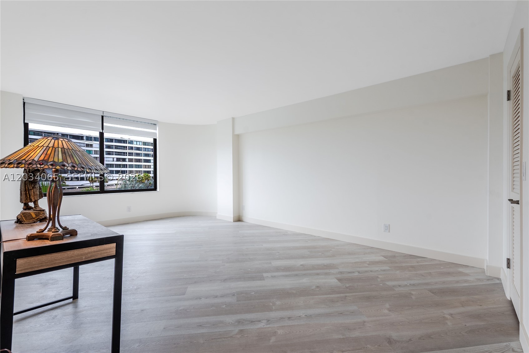 MAYFAIR HOUSE CONDO - Residential