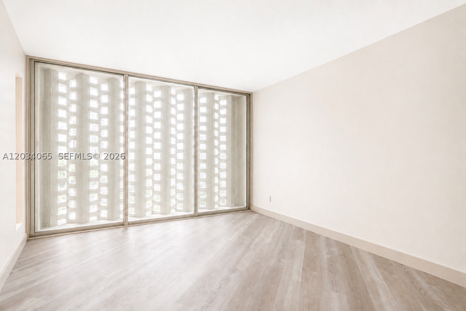MAYFAIR HOUSE CONDO - Residential