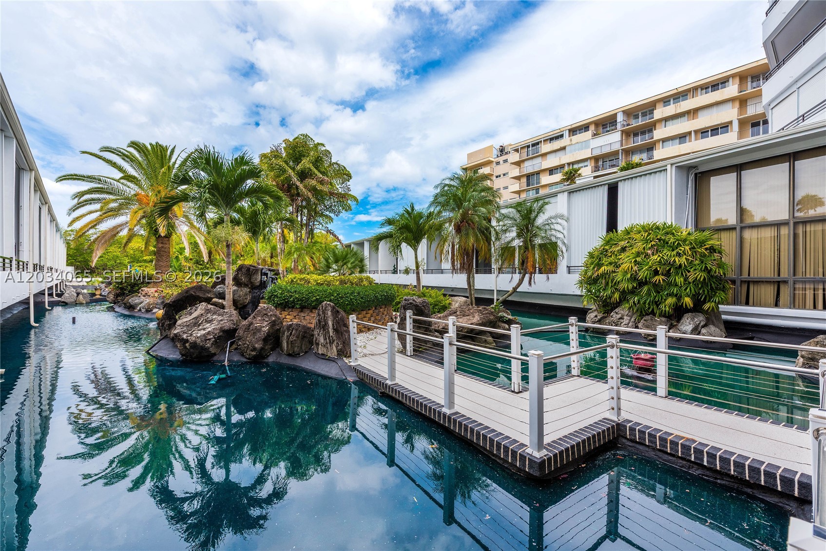 MAYFAIR HOUSE CONDO - Residential