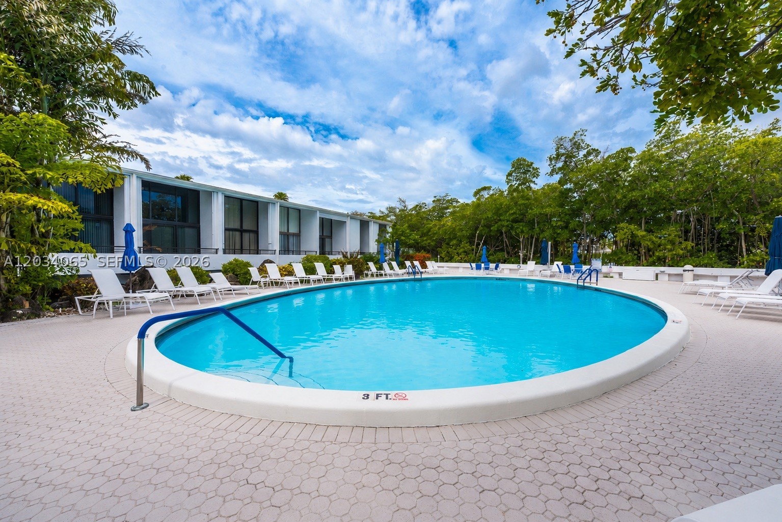 MAYFAIR HOUSE CONDO - Residential