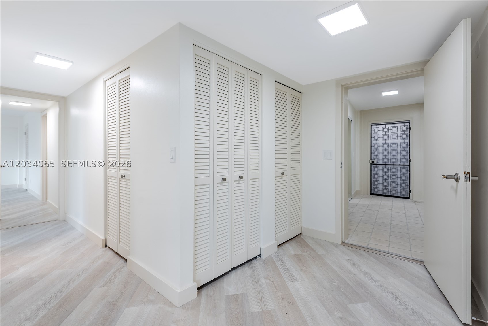 MAYFAIR HOUSE CONDO - Residential