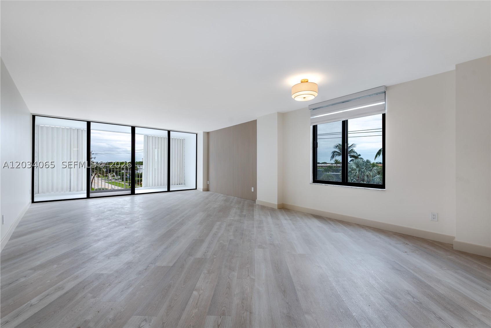 MAYFAIR HOUSE CONDO - Residential