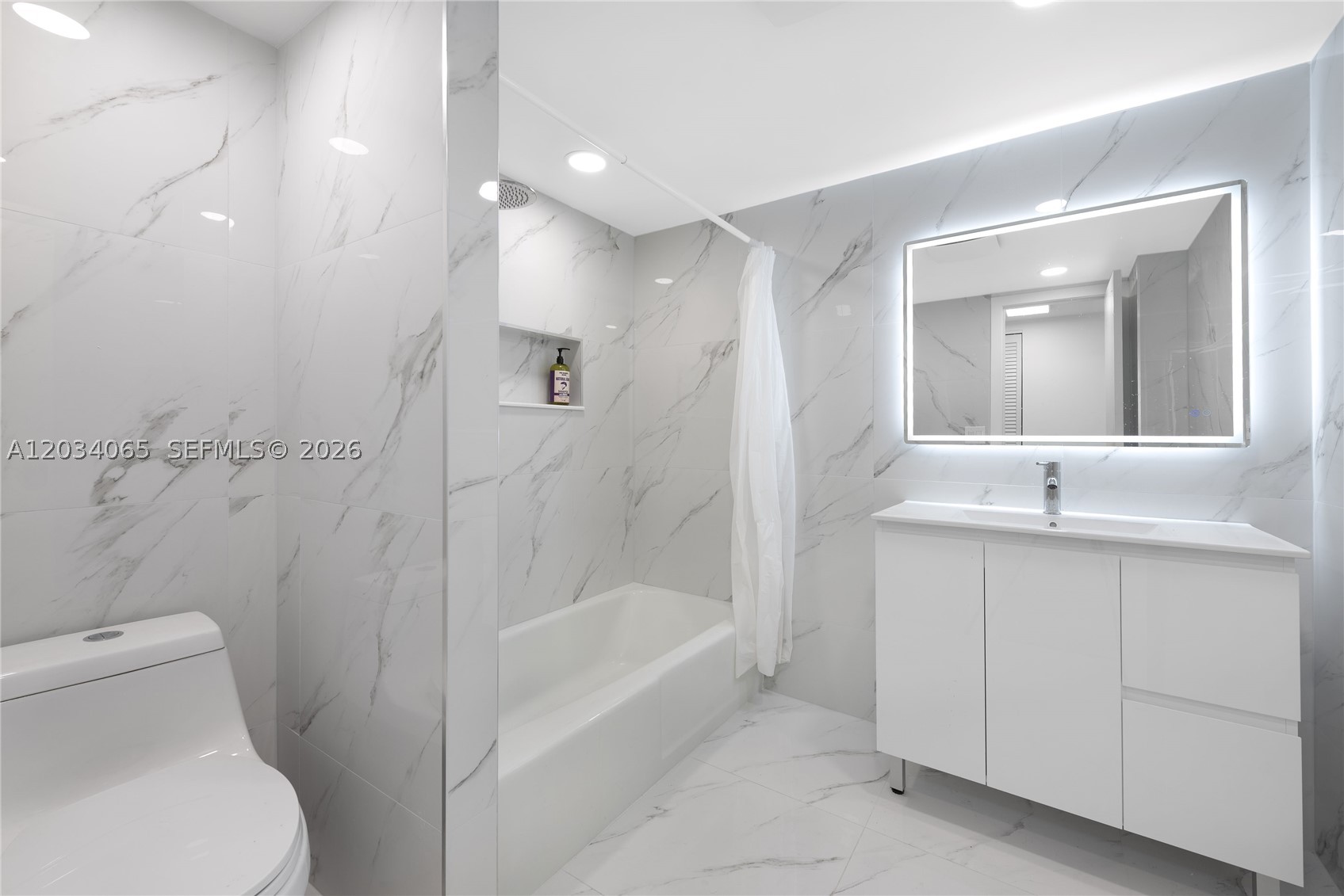 MAYFAIR HOUSE CONDO - Residential