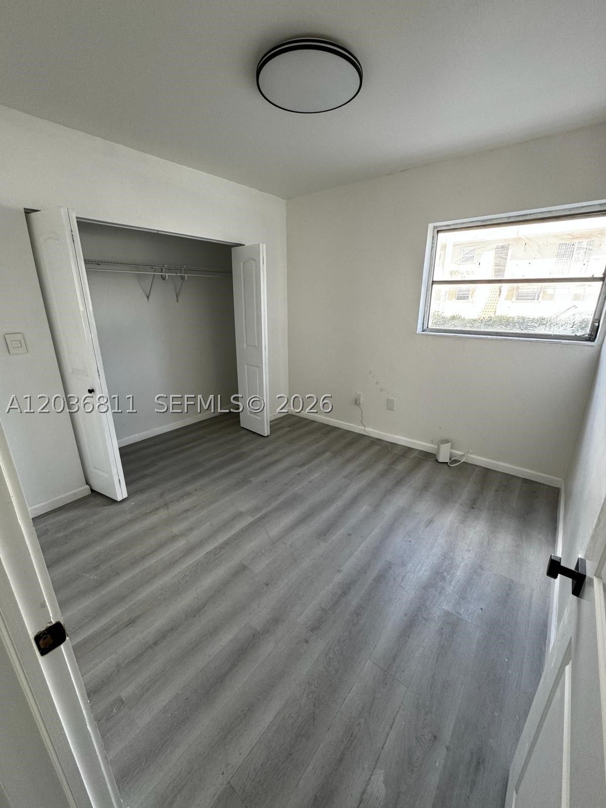 LAWRENCE ESTATES LAND COS - Residential Lease