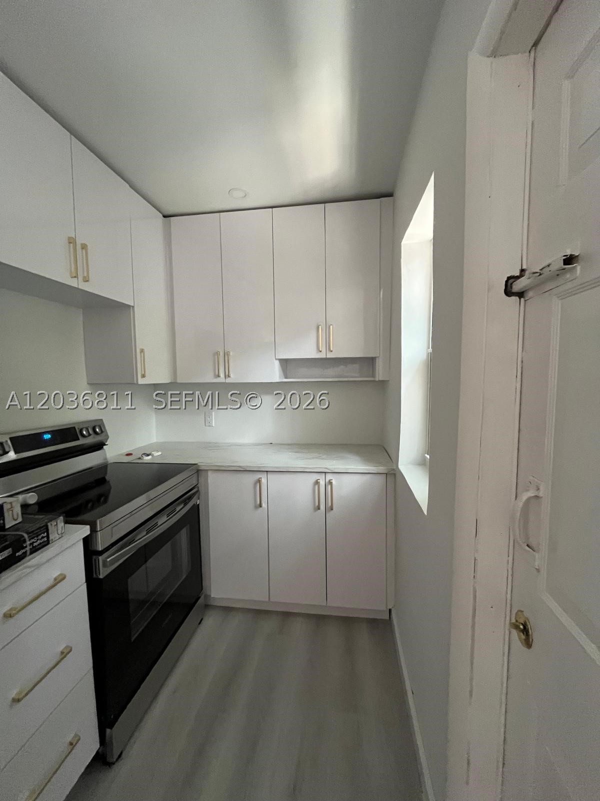 LAWRENCE ESTATES LAND COS - Residential Lease