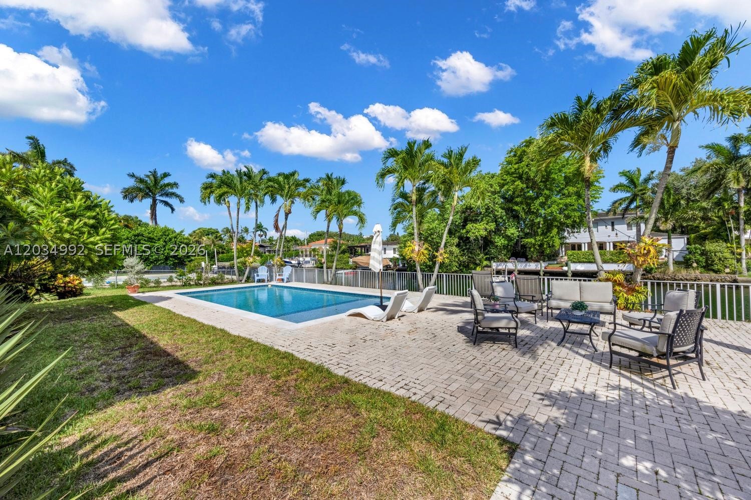 CORAL GABLES RIVIERA SEC - Residential