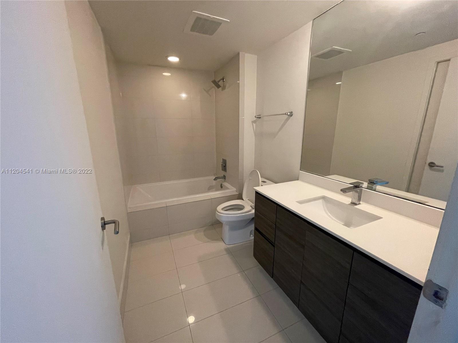 1100 MILLECENTO RESIDENCE - Residential Lease