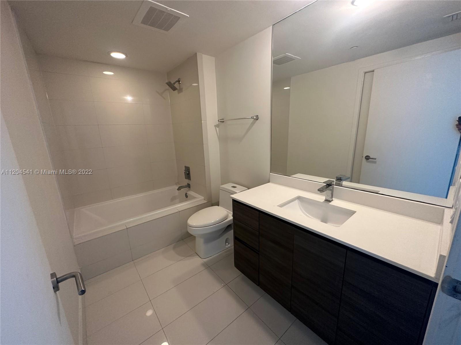 1100 MILLECENTO RESIDENCE - Residential Lease