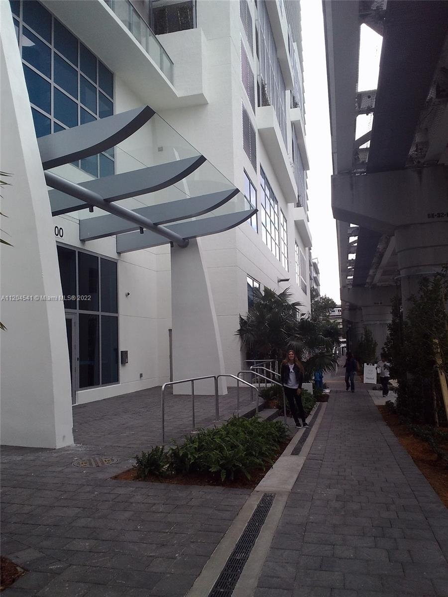 1100 MILLECENTO RESIDENCE - Residential Lease