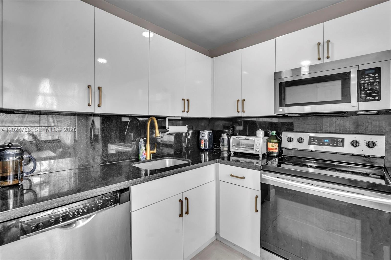 MARINER VILLAGE GARDEN CO - Residential Lease