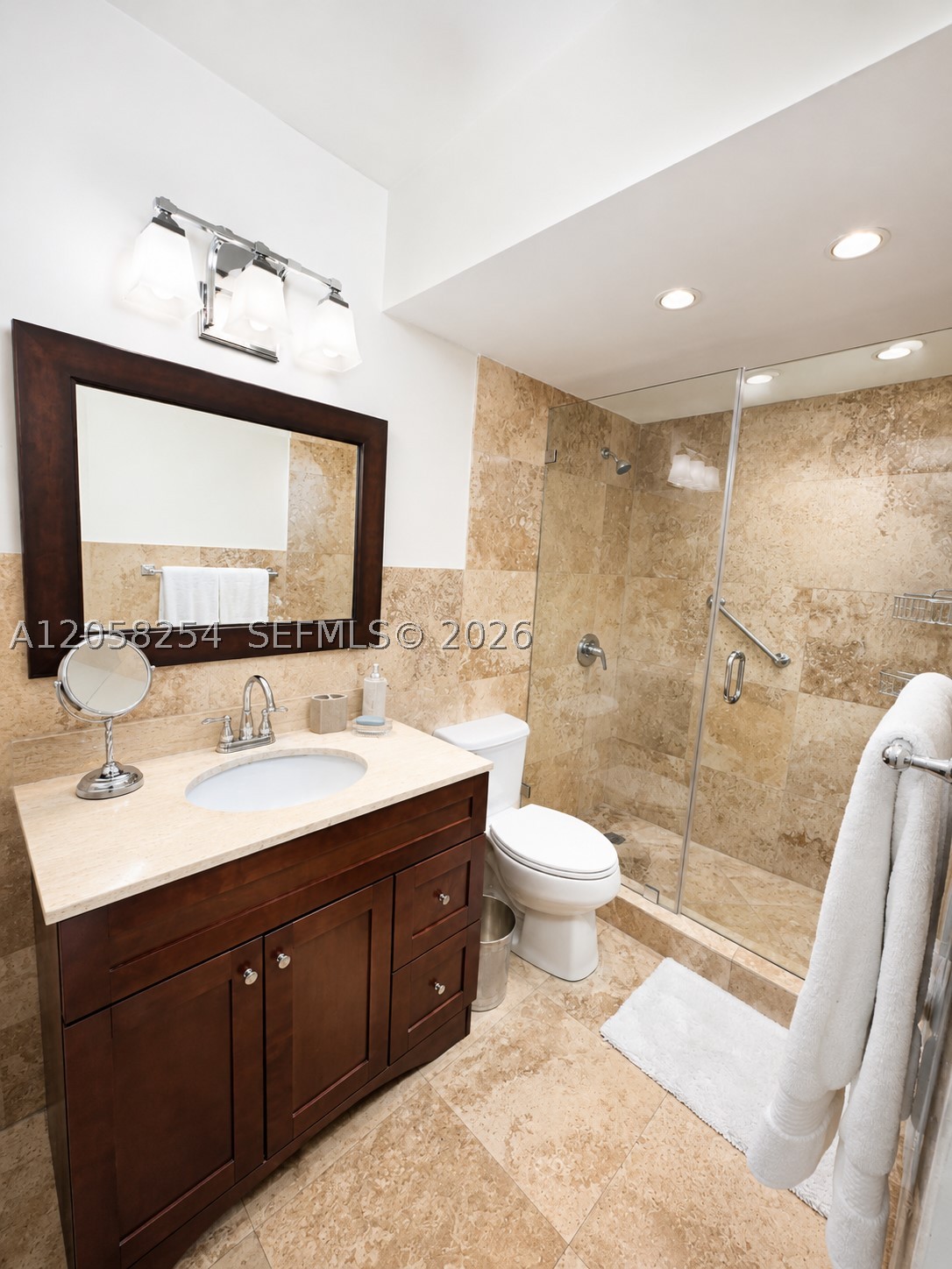 THE DECOPLAGE CONDO - Residential