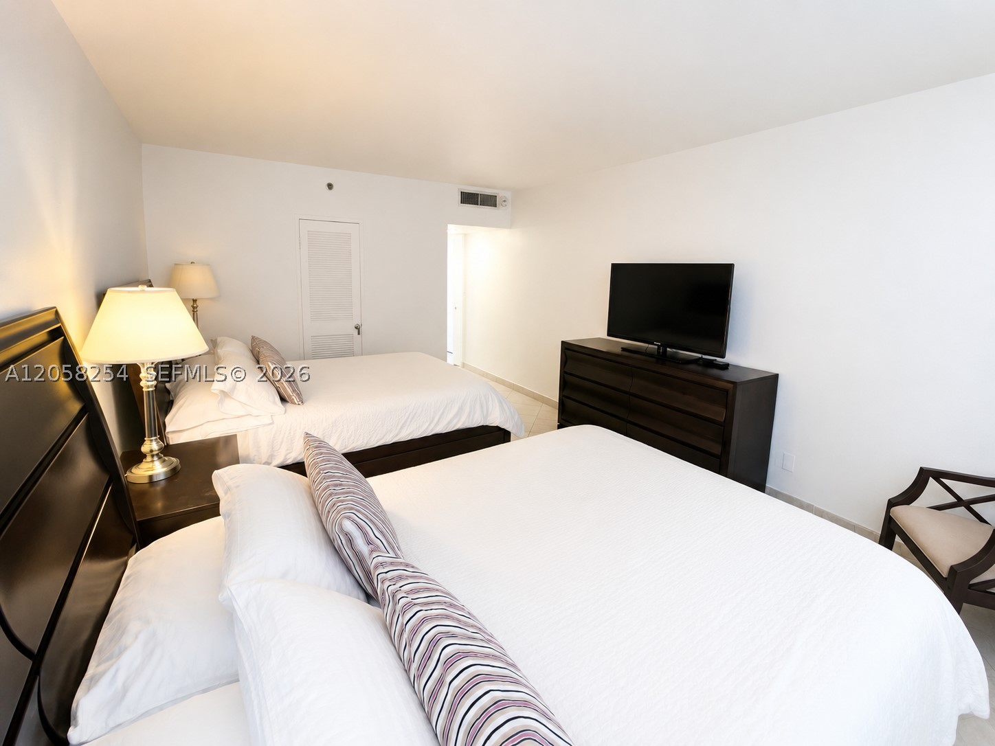 THE DECOPLAGE CONDO - Residential