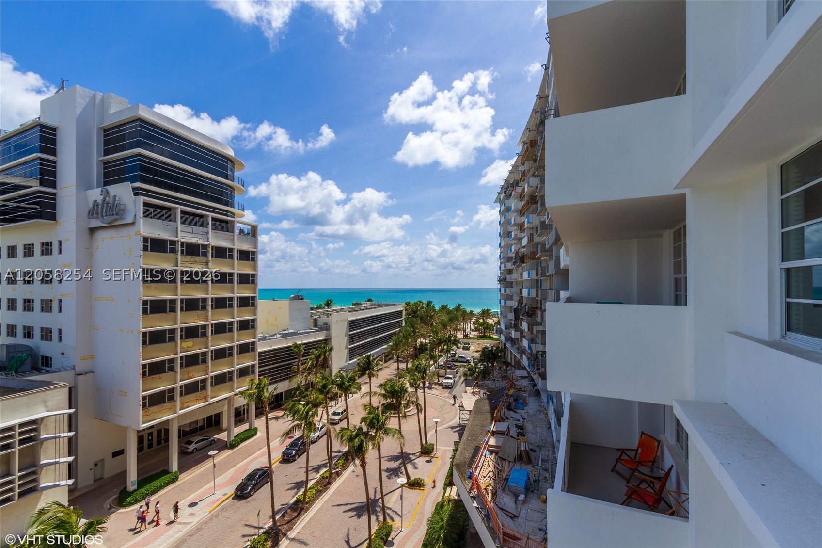 THE DECOPLAGE CONDO - Residential