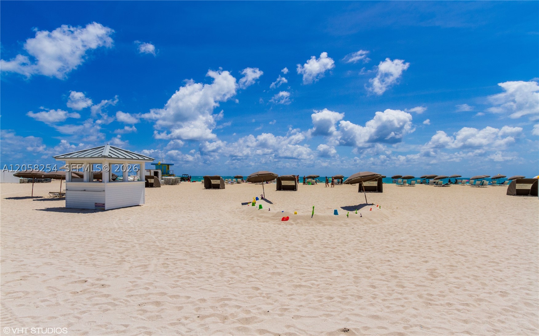 THE DECOPLAGE CONDO - Residential
