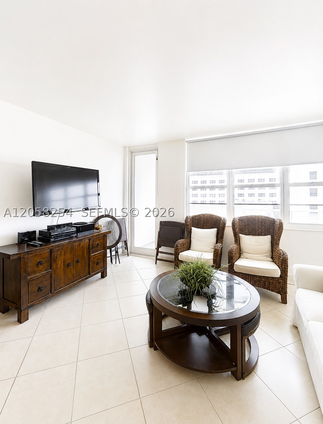 THE DECOPLAGE CONDO - Residential