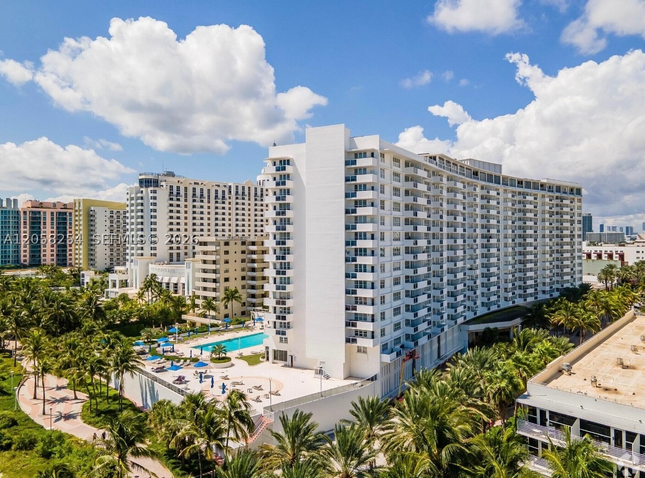 THE DECOPLAGE CONDO - Residential