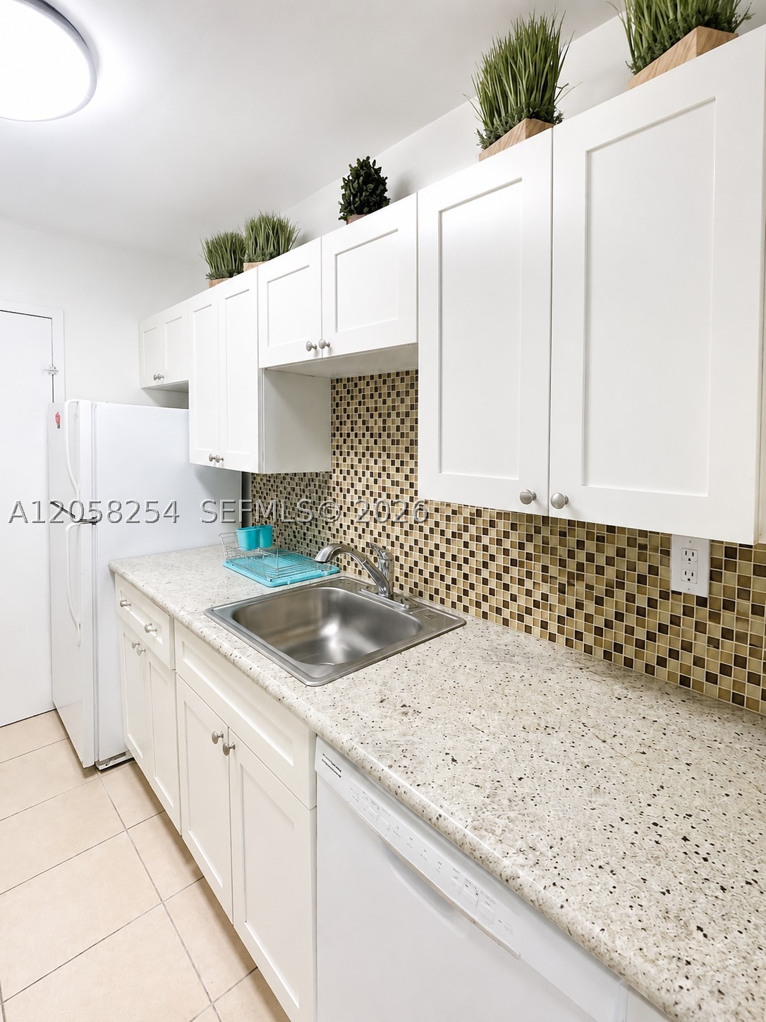 THE DECOPLAGE CONDO - Residential