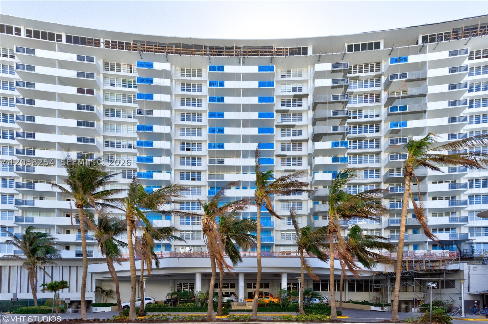 THE DECOPLAGE CONDO - Residential