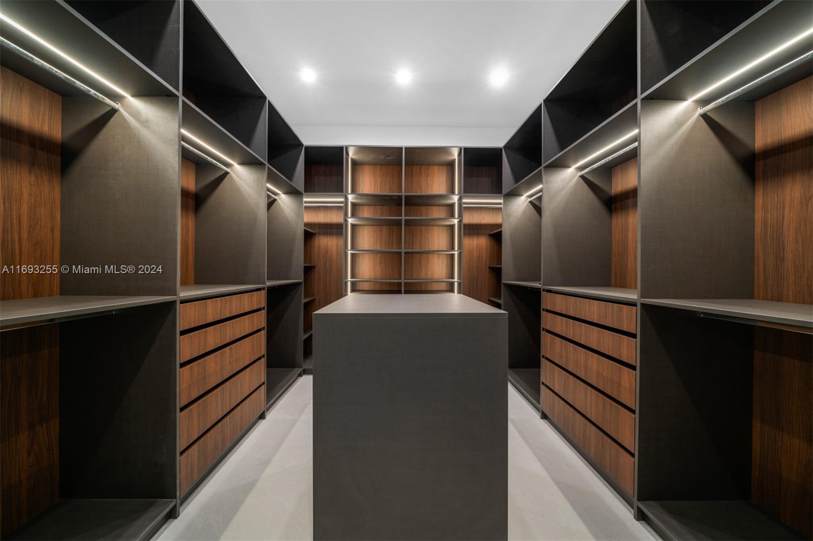 DOMUS ONE - Residential